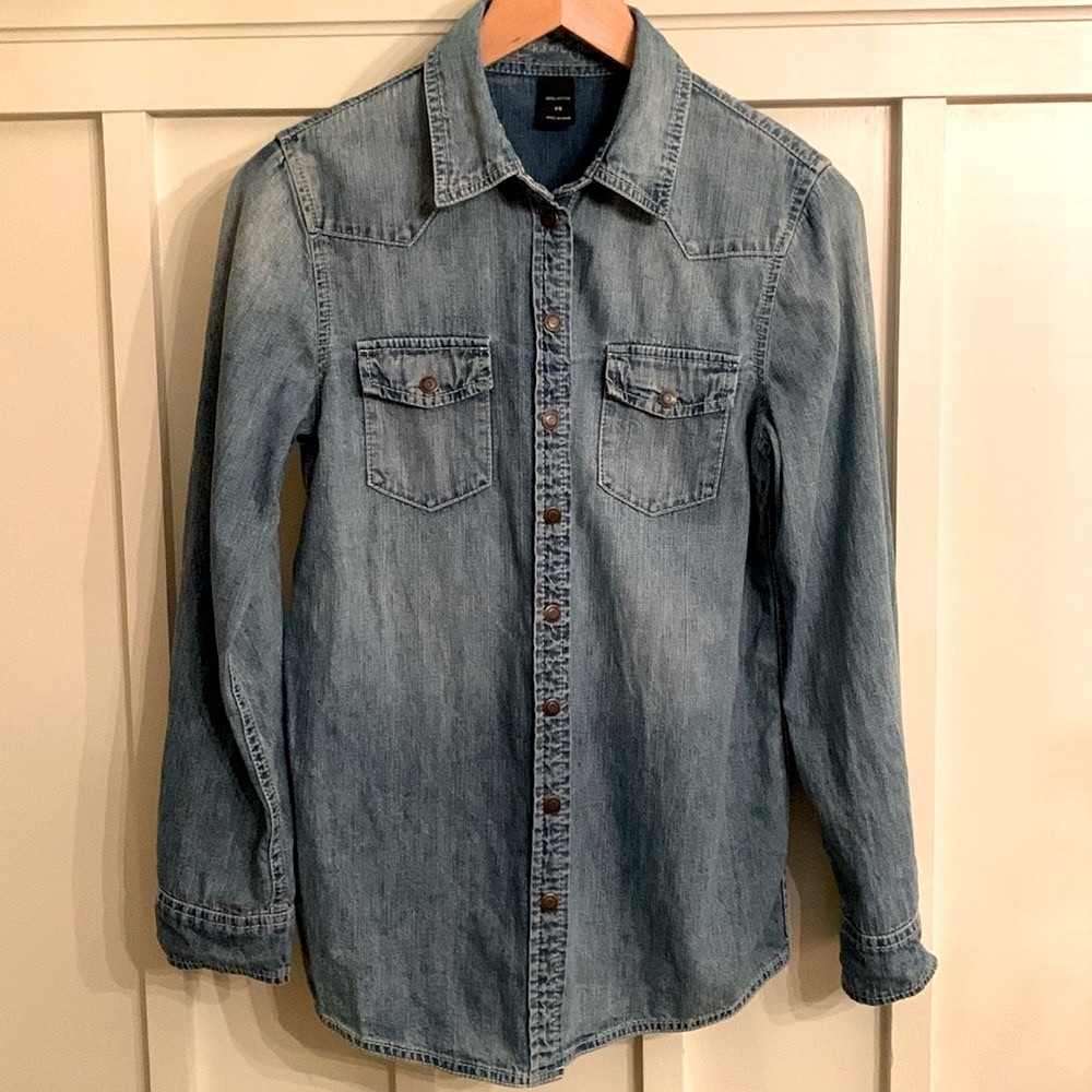 Snap front medium wash convertible sleeve denim western vibes Jean shirt